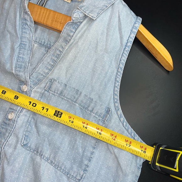 Cloth & Stone For Anthropologie Denim Polka Dot Half Button Up Tank Size M EUC - Picture 8 of 9